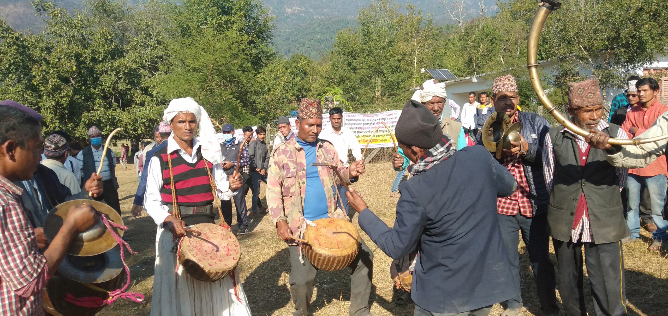 सुर्खेतको चौकुनेमा १५ शैयाको अस्पताल बन्ने भएपछि स्थानीय खुसी (फोटोफिचर)