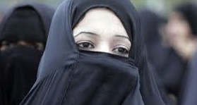 स्वीटजरल्याण्डमा मुस्लिम महिलालाई सार्वजनिक स्थानमा बुर्का लगाउनु पर्ने बाध्यताको अन्त्य