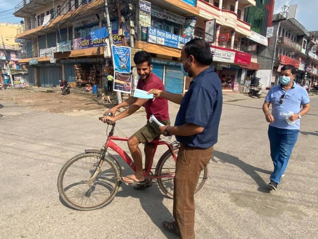 सुर्खेतमा ‘तपाइँको मास्क खोइ’ अभियान सञ्चालन