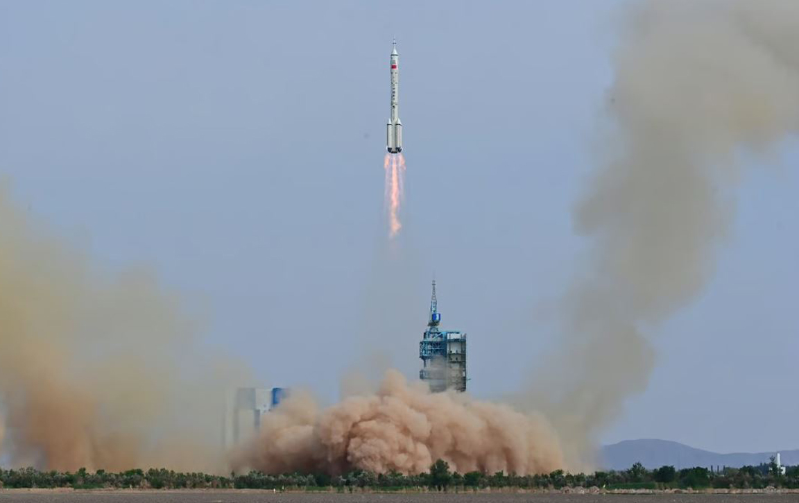 चीनले चन्द्रमामा पठायो पहिलो नागरिक अन्तरिक्ष यान